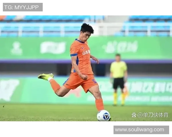 武汉足球队意识争议引发热议球迷与专家的不同声音分析