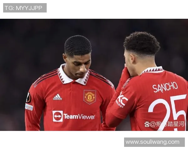 切尔西与曼联激战正酣现场直播精彩瞬间全程回顾与分析 切尔西与曼联激战正酣现场直播精彩瞬间全程回顾与分析