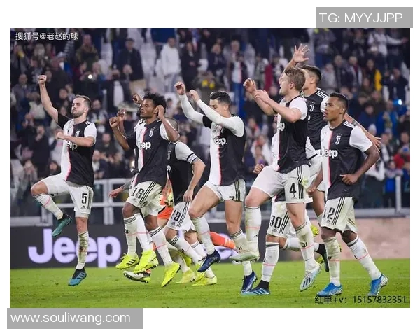 巴塞罗那与尤文图斯巅峰对决海报展现足球激情与荣耀