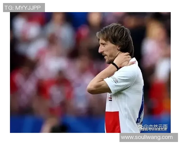 帕特罗纳图与飓风队激战正酣,谁将赢得这场精彩对决的胜利