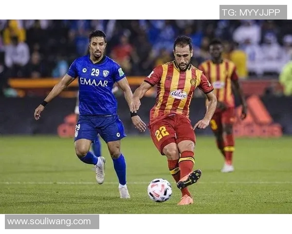 乌拉尔战役全兵种对抗策略分析与战术应用探讨