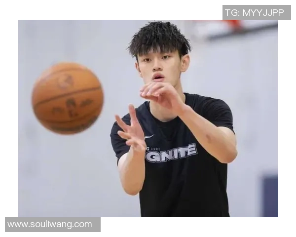 曾凡博：从青涩新星到篮球场上的闪耀之星的成长之路