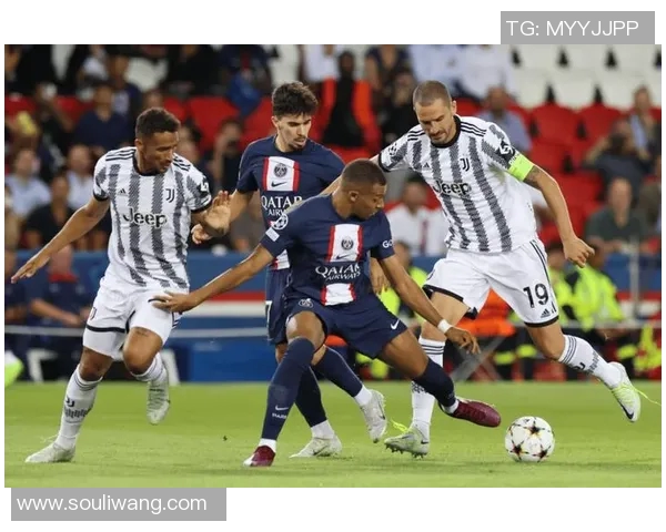 曼联与巴黎圣日耳曼2020年对决回顾及精彩瞬间分析