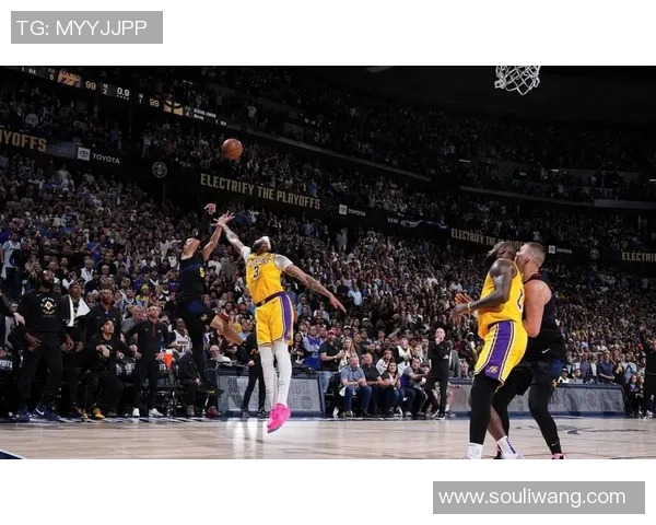 湖人勇士激战全场精彩视频回顾与赛后分析