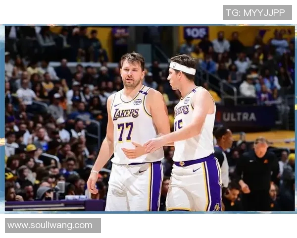 湖人队与太阳队2020季前赛精彩回顾与赛场亮点分析