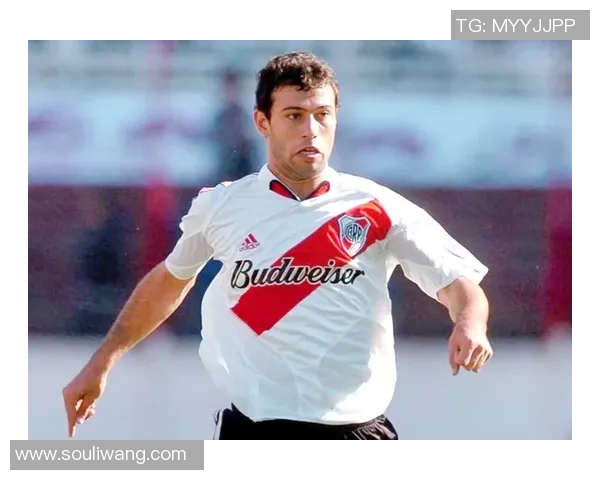 河床与梅尔加对决分析：战术布局与球员表现的深度剖析