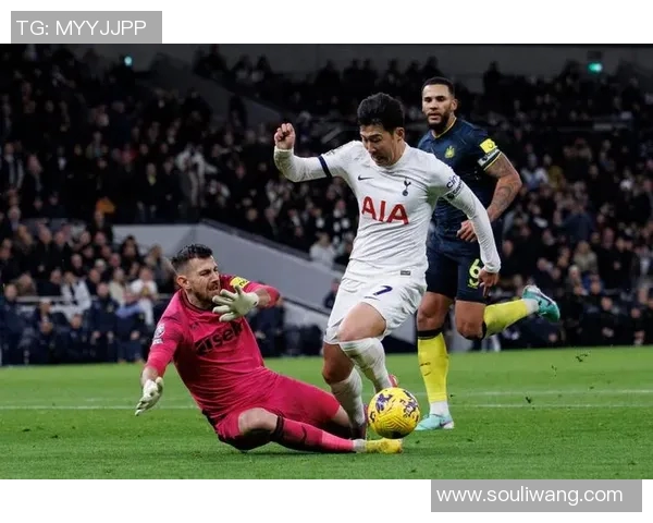 热刺主场迎战哈德斯菲全力争胜展现英超强队风范