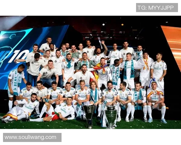 克罗斯在足球场上的传奇之路与他对球队的深远影响分析 克罗斯在足球场上的传奇之路与他对球队的深远影响分析