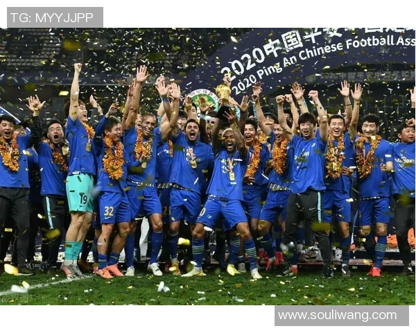 国安与鲁能激战22轮赛场争夺胜利荣耀的精彩对决 国安与鲁能激战22轮赛场争夺胜利荣耀的精彩对决