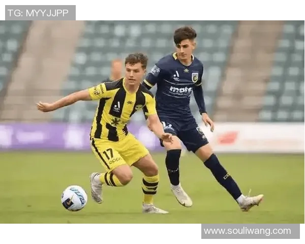 比利亚斯主场迎战巴伦西亚双方争夺关键三分的激烈对决