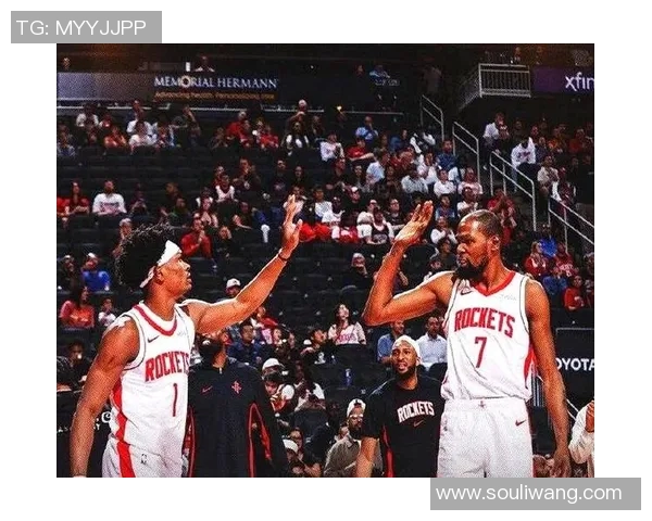 火箭队与热火队激战第4节精彩瞬间回顾与赛后分析