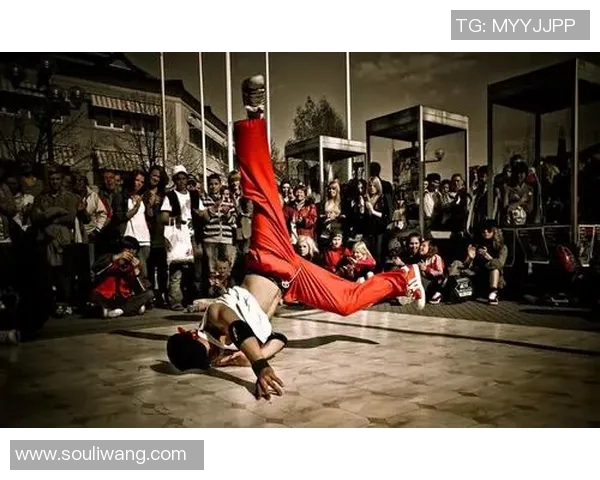 街舞文化的碰撞与融合：探秘北京街舞队的竞技与团结之道